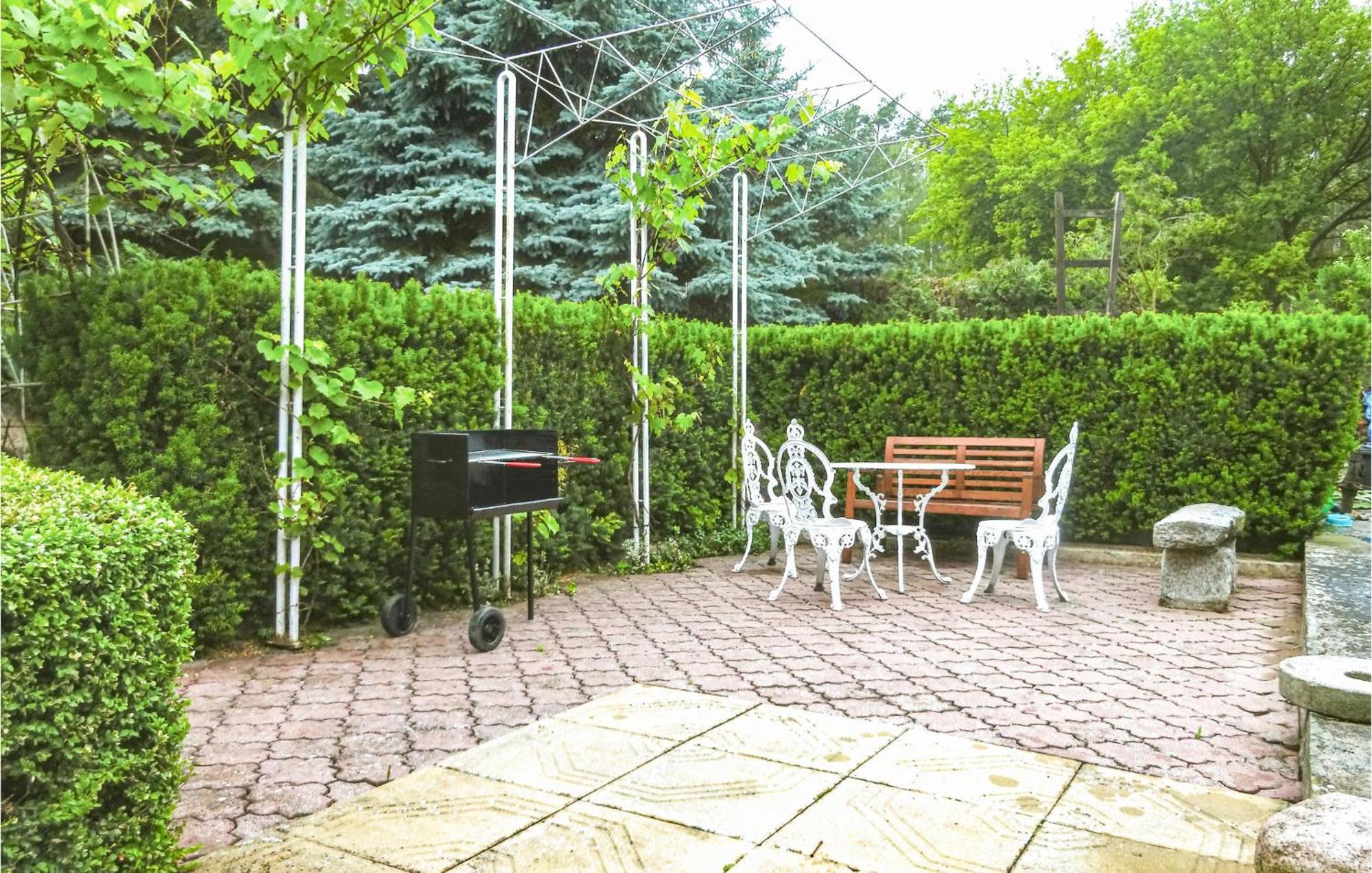Awesome home in Pleszew with 2 Bedrooms&WiFi Zawidowice Zewnętrze zdjęcie