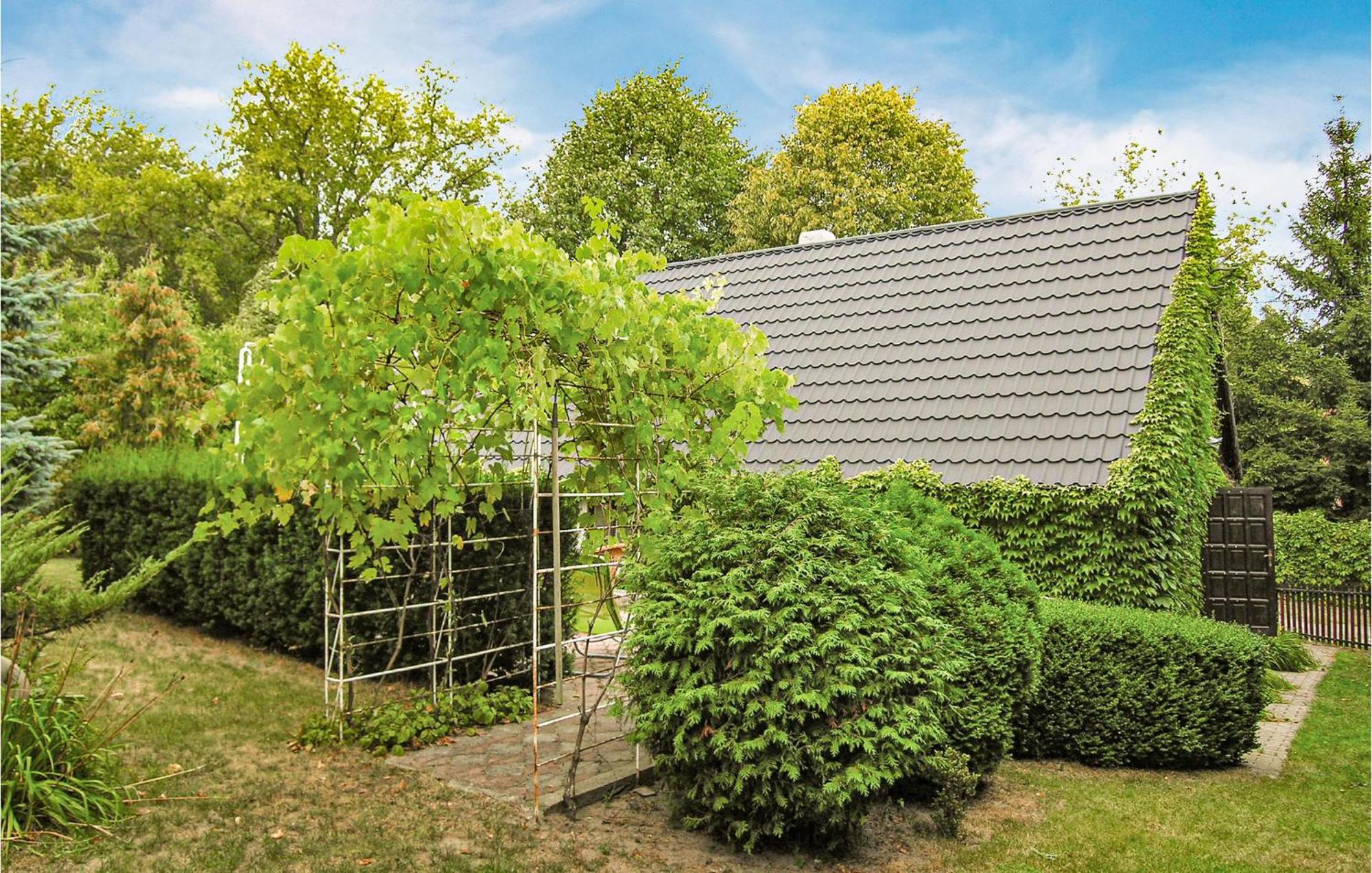 Awesome home in Pleszew with 2 Bedrooms&WiFi Zawidowice Zewnętrze zdjęcie